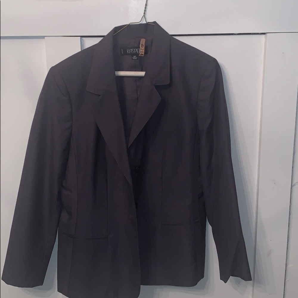 kasper women’s 2 buttoned blazer